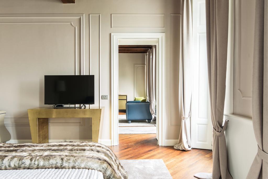 Piazza Cavour - Luxury Lake View Apartment Como Exterior photo